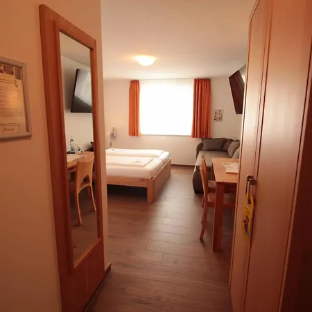 Sunnegaessle 3* Rust